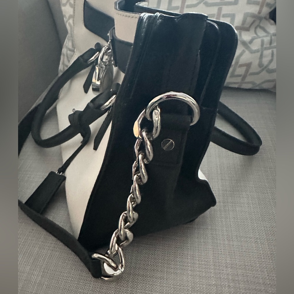 Stylish Black and White Satchel - Picture 4 of 16